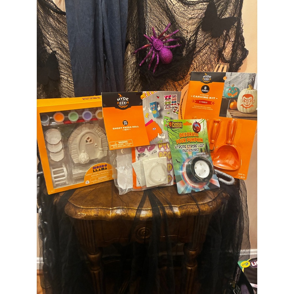 Mondo Llama Hyde & EEK Halloween Pumpkin Carving Paint Kit Strobe Light Bundle
